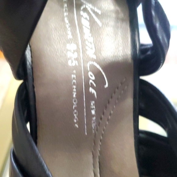 Kenneth Cole Why Knot Black leather wedge heel open toes covered back 6.… - Picture 7 of 9